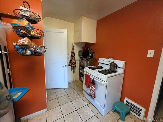 15832 Griggs Street, Detroit, MI 48238