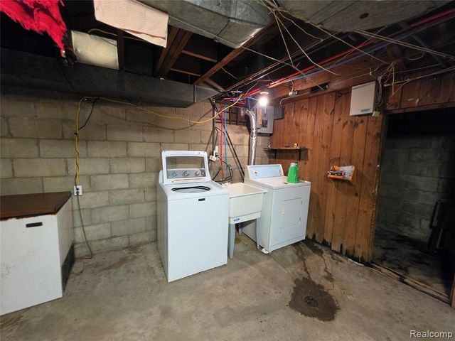 15832 Griggs Street, Detroit, MI 48238