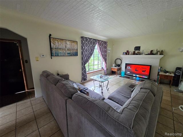 15832 Griggs Street, Detroit, MI 48238