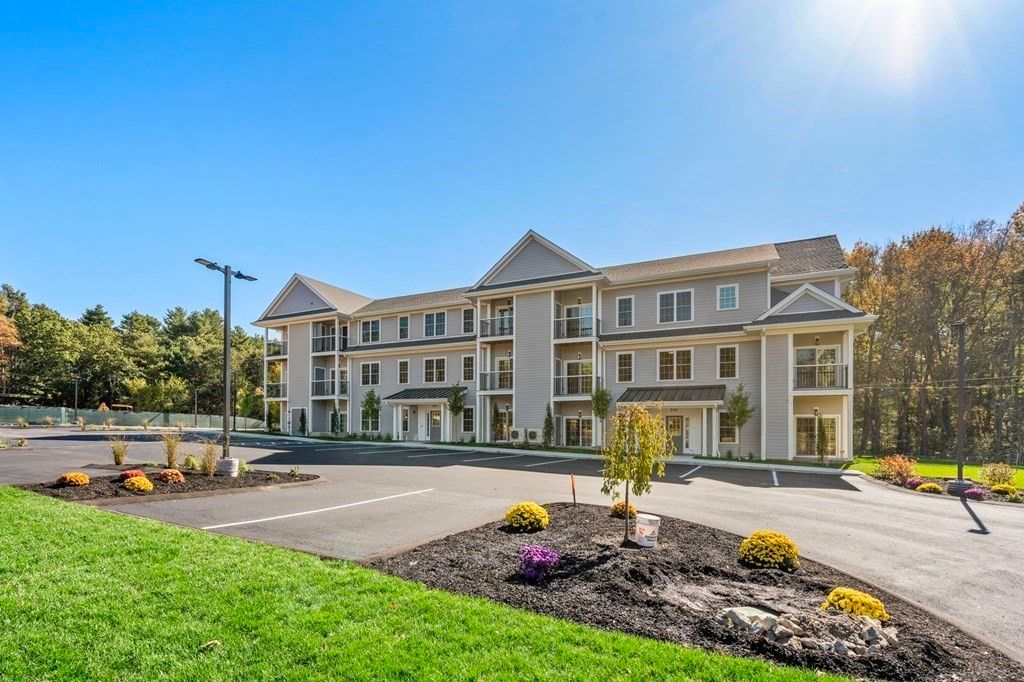 242 Main 104, Millis, MA 02054