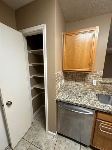 12110 Bowsman Drive, Tomball, TX 77377