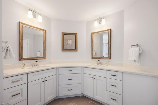 2541 Citrus Lake Dr Apt 205, Naples, FL 34109