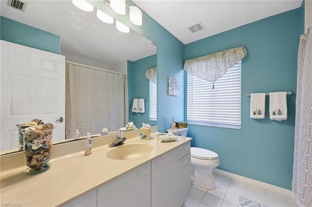 2541 Citrus Lake Dr Apt 205, Naples, FL 34109