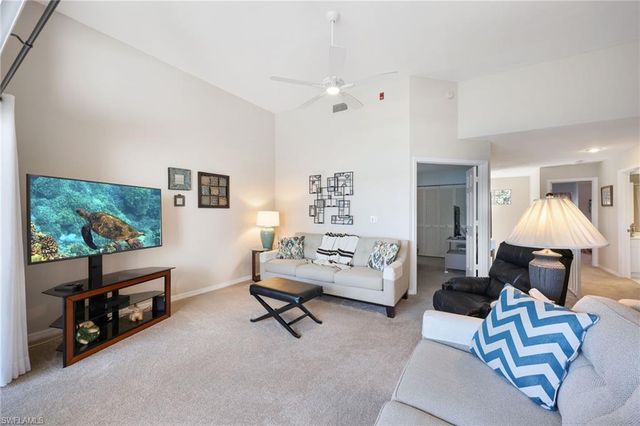 2541 Citrus Lake Dr Apt 205, Naples, FL 34109