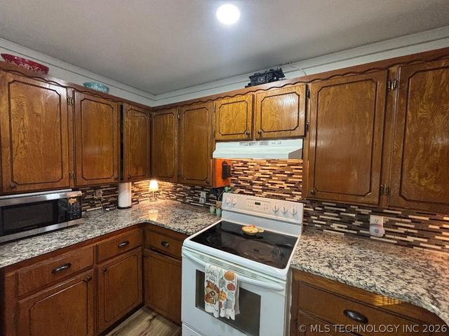 411064 E 1180 Road, Eufaula, OK 74432