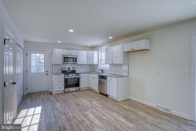 1400 MCKEE RD, Dover, DE 19904