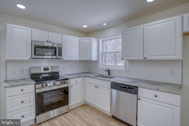 1400 MCKEE RD, Dover, DE 19904