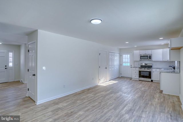 1400 MCKEE RD, Dover, DE 19904