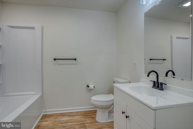 1400 MCKEE RD, Dover, DE 19904