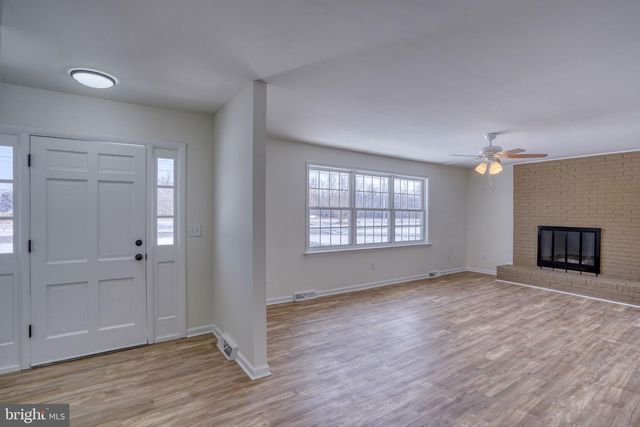 1400 MCKEE RD, Dover, DE 19904