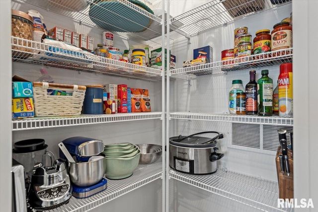 3702 WESTGATE Drive, Springfield, IL 62711