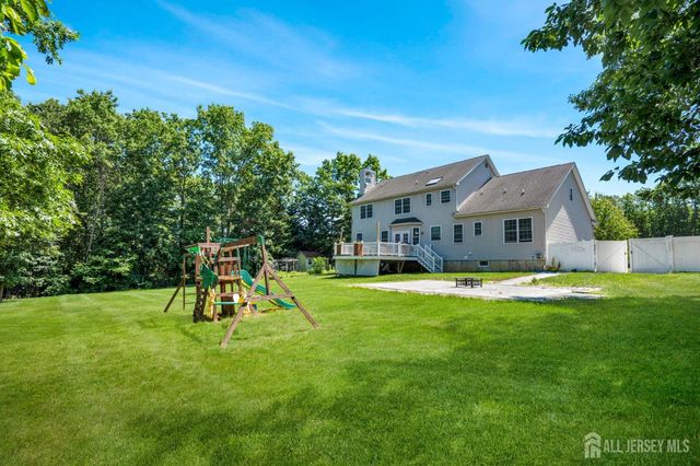 17 Rachel Lane, Monroe, NJ 08831