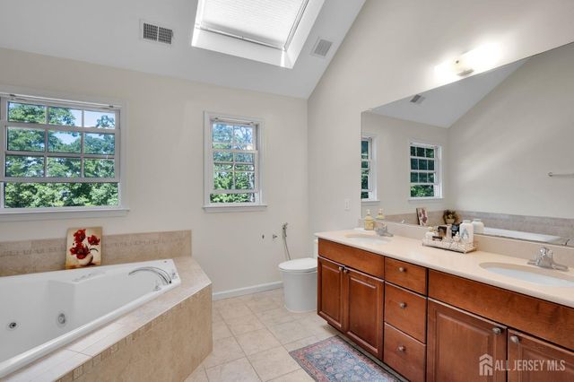 17 Rachel Lane, Monroe, NJ 08831