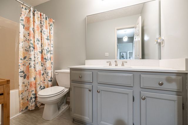 1251 Hillwood Ct, Gallatin, TN 37066