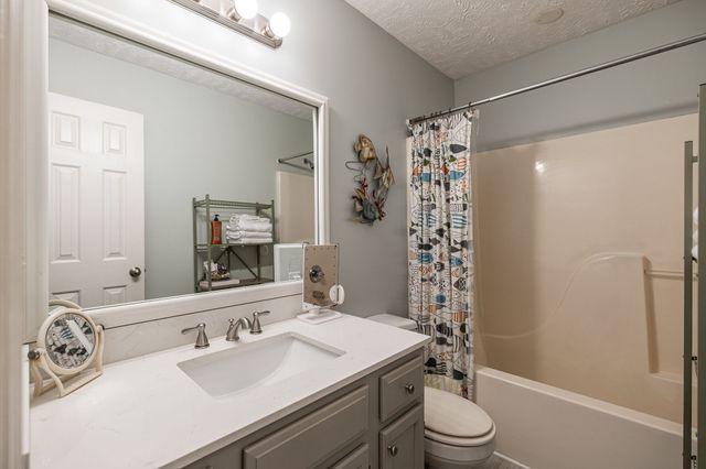 1251 Hillwood Ct, Gallatin, TN 37066