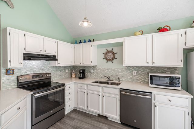 1251 Hillwood Ct, Gallatin, TN 37066