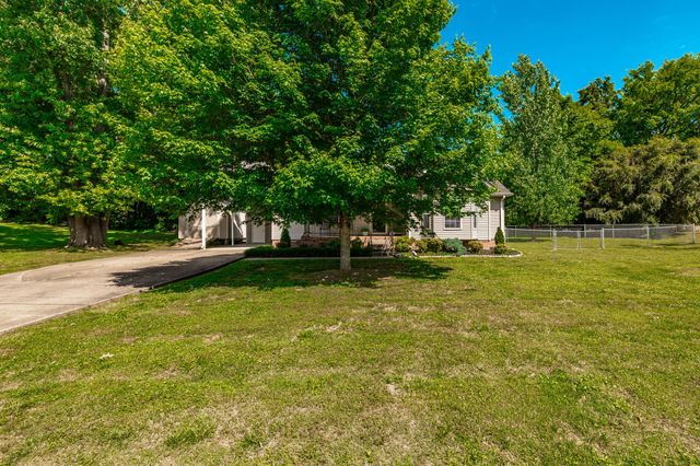1251 Hillwood Ct, Gallatin, TN 37066