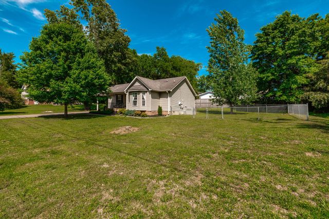 1251 Hillwood Ct, Gallatin, TN 37066