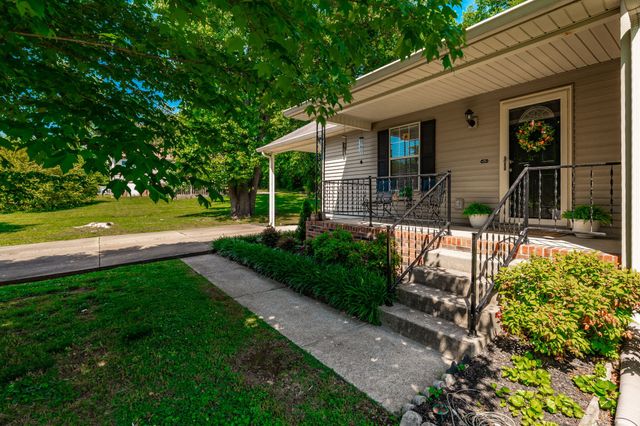 1251 Hillwood Ct, Gallatin, TN 37066