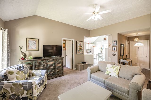 1251 Hillwood Ct, Gallatin, TN 37066