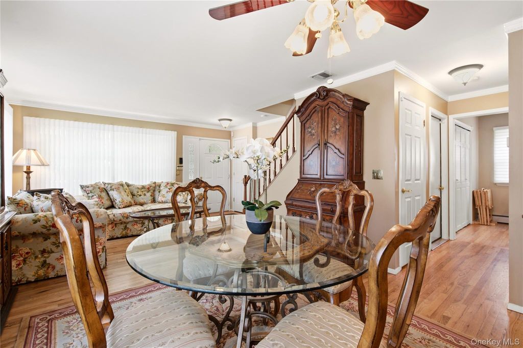 8 Crossman Road, Centerport, NY 11721 — photo 4