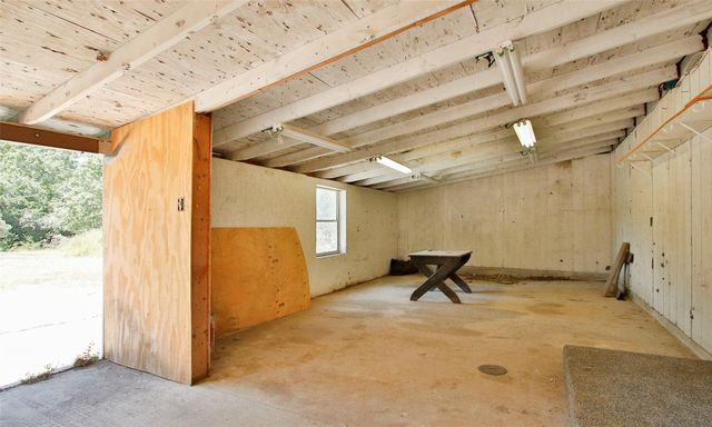 3706 County Road 409, Navasota, TX 77868