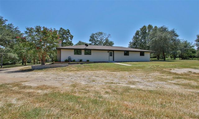 3706 County Road 409, Navasota, TX 77868