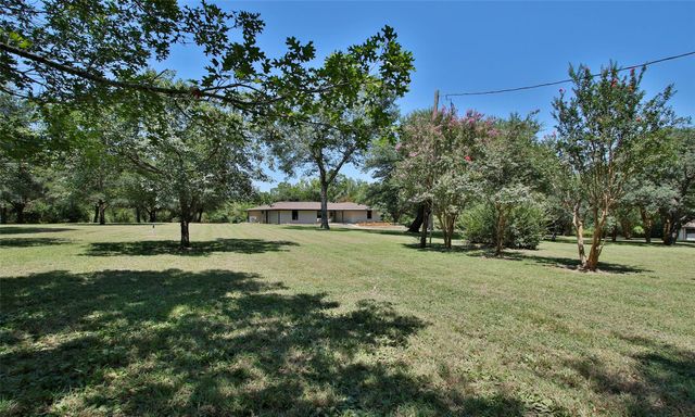 3706 County Road 409, Navasota, TX 77868