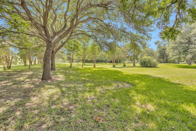 3706 County Road 409, Navasota, TX 77868