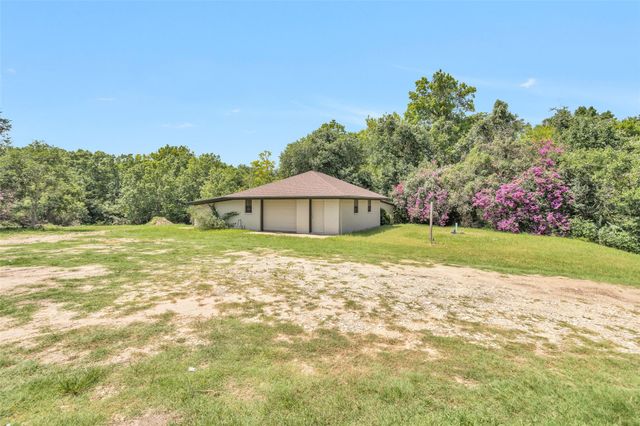 3706 County Road 409, Navasota, TX 77868