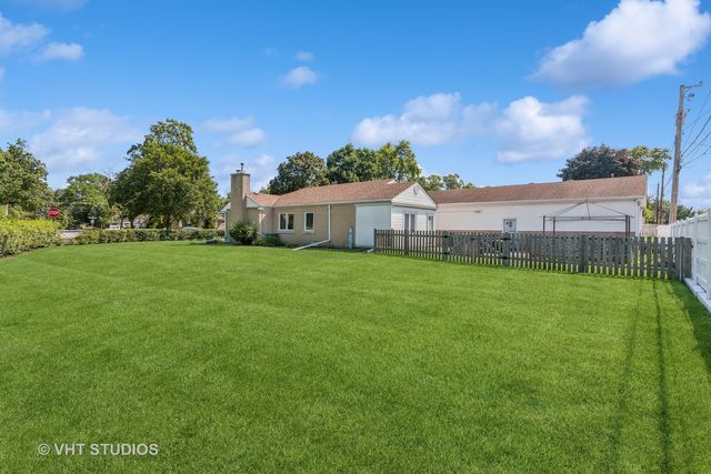 5261 Mulford Street, Skokie, IL 60077