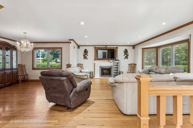 5261 Mulford Street, Skokie, IL 60077