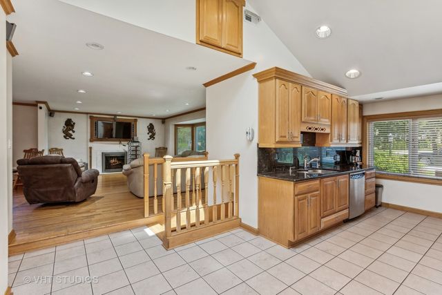 5261 Mulford Street, Skokie, IL 60077
