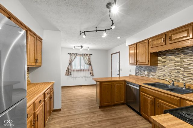 7624 Quail Ridge N, Plainfield, IN 46168