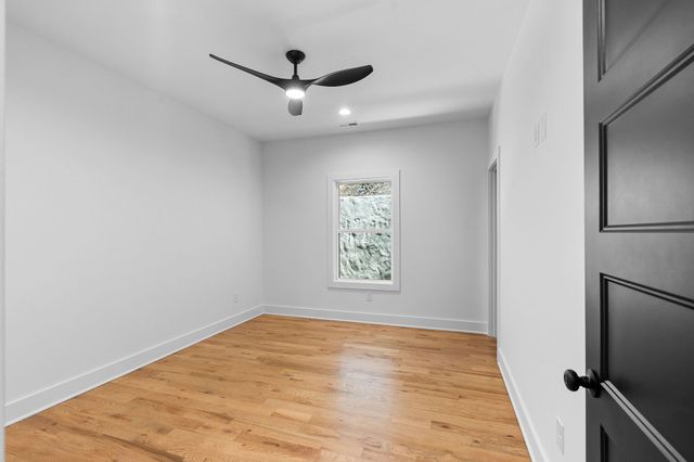 2405 Shoreside Dr, Smithville, TN 37166