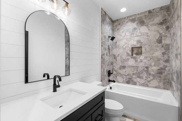 2405 Shoreside Dr, Smithville, TN 37166