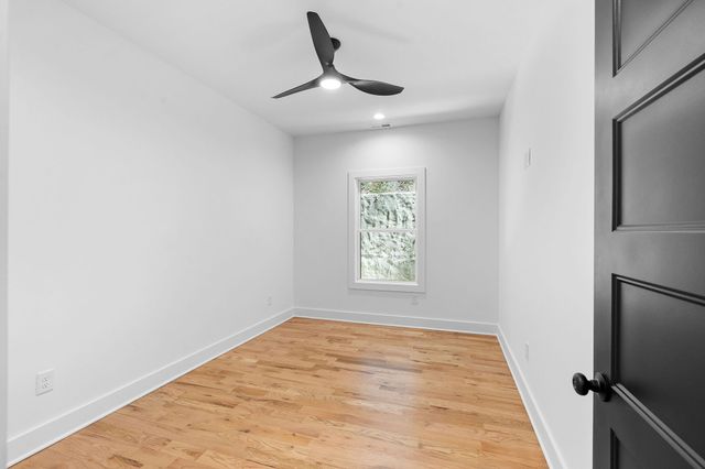 2405 Shoreside Dr, Smithville, TN 37166