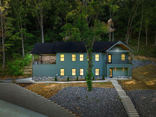 2405 Shoreside Dr, Smithville, TN 37166