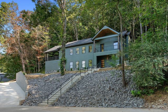 2405 Shoreside Dr, Smithville, TN 37166