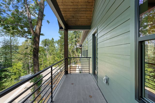 2405 Shoreside Dr, Smithville, TN 37166