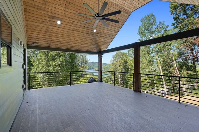 2405 Shoreside Dr, Smithville, TN 37166