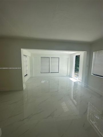 215 SW 21st Way, Fort Lauderdale, FL 33312