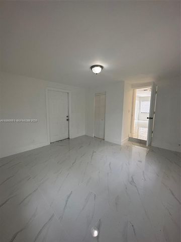 215 SW 21st Way, Fort Lauderdale, FL 33312