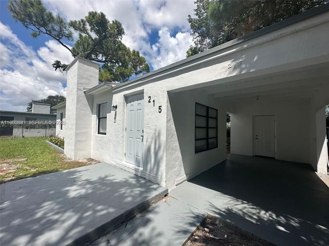 215 SW 21st Way, Fort Lauderdale, FL 33312