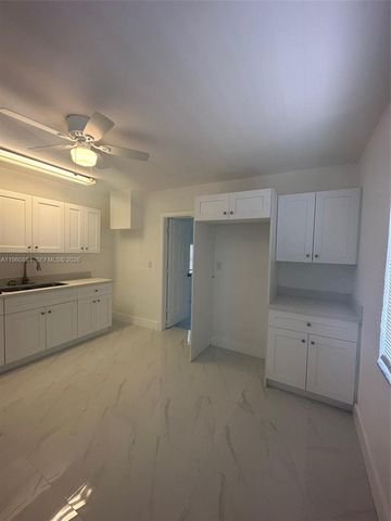 215 SW 21st Way, Fort Lauderdale, FL 33312