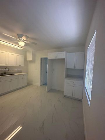 215 SW 21st Way, Fort Lauderdale, FL 33312