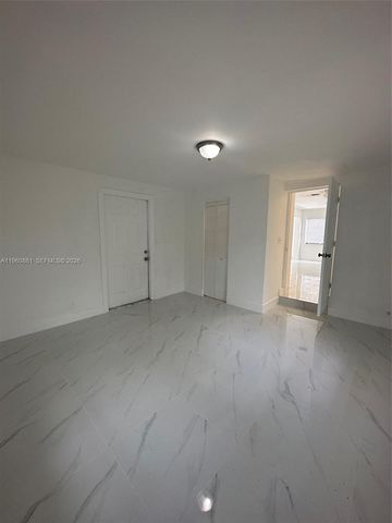 215 SW 21st Way, Fort Lauderdale, FL 33312