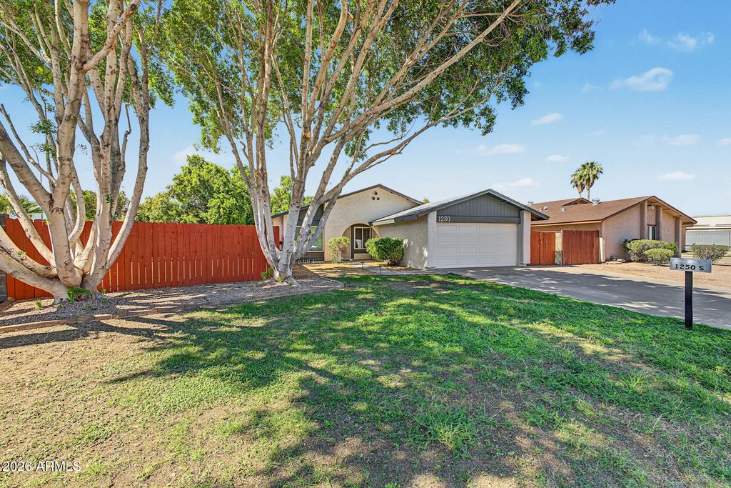 1250 S REVERE --, Mesa, AZ 85210 — photo 2