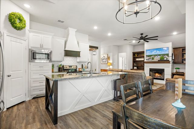 2123 Christine Drive, Granbury, TX 76048