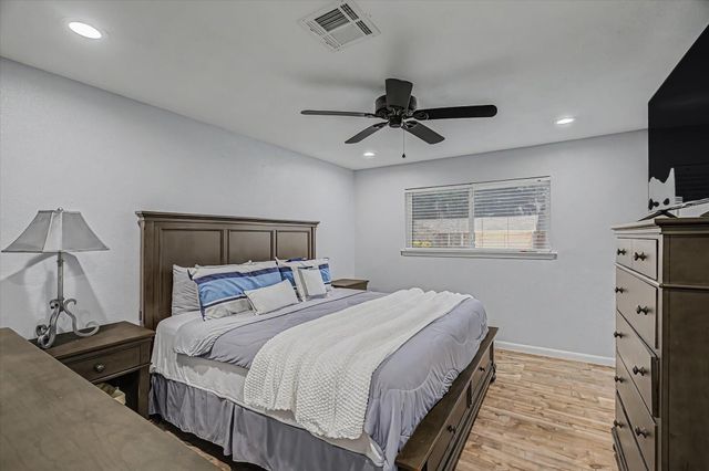 1818 Locksford Street, Houston, TX 77008